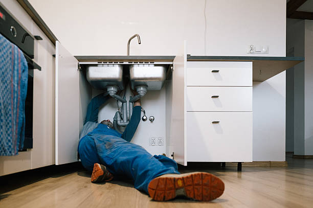 Professional Plumbing technician working in Bledsoe, KY
